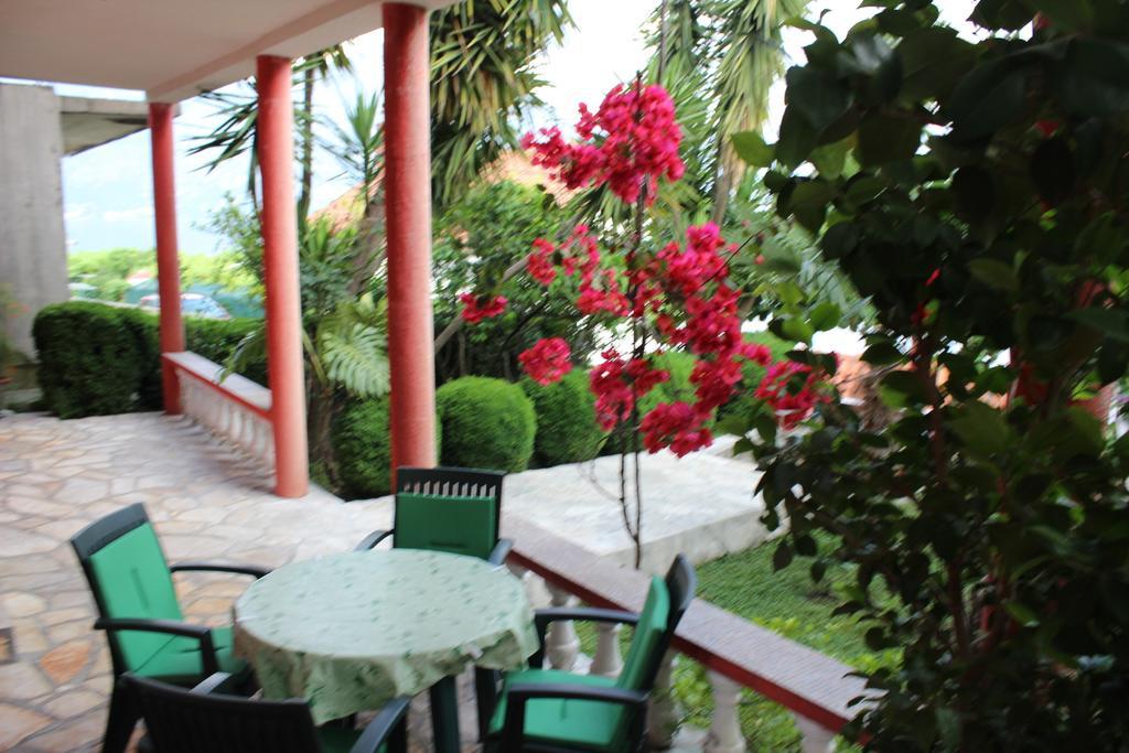 Apartments Mijuskovic Donji Morinj Room photo